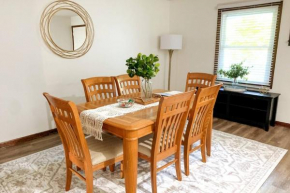 Grand Rapids Getaway - New & 10 Mins to Downtown